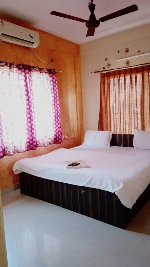 The Tavern Orchid Hotel 加尔各答 外观 照片