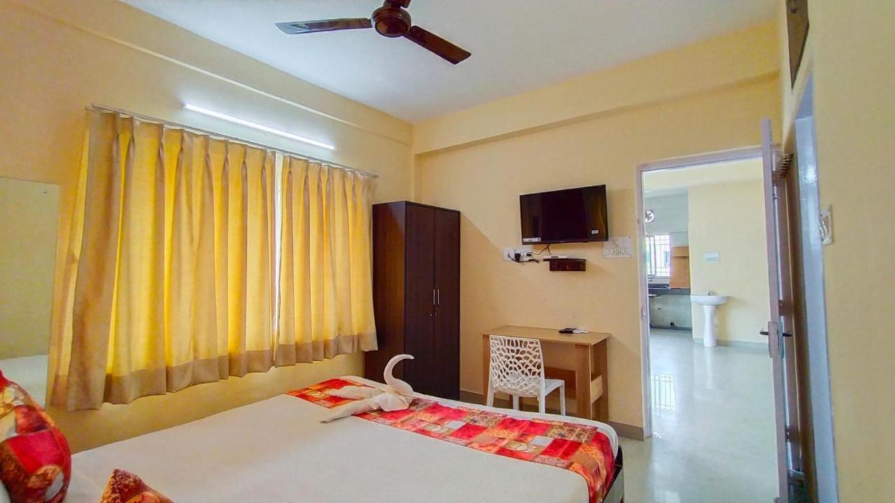 The Tavern Orchid Hotel 加尔各答 外观 照片